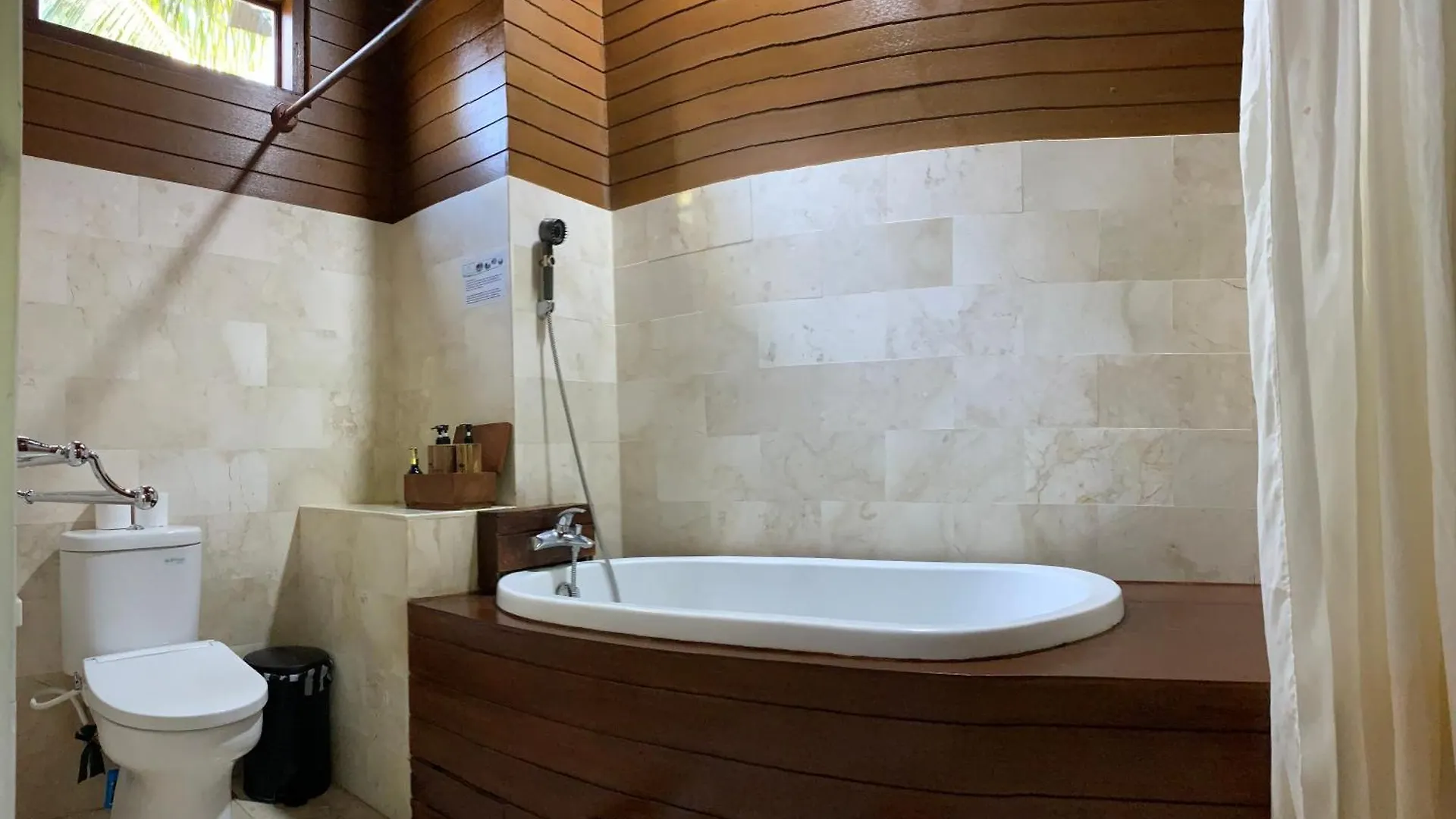 Saren Indah Hotel Ubud 3*,